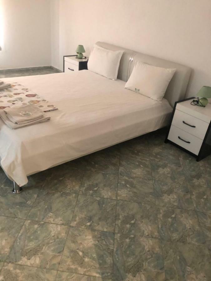 Hotel White House Kurdzhali ภายนอก รูปภาพ